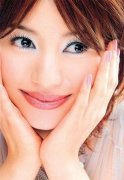 逐个击破：夜猫美女眼部抗衰3大天敌